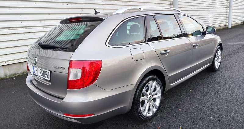 Skoda Superb cena 29900 przebieg: 248000, rok produkcji 2010 z Szczecin małe 596
